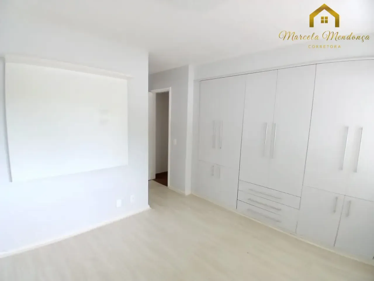 Apartment, 109 m², with a glass-enclosed balcony — photo 5
