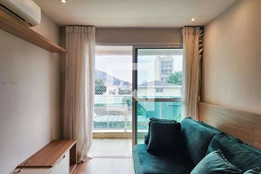Apartment, 66 m², with a glass-enclosed balcony