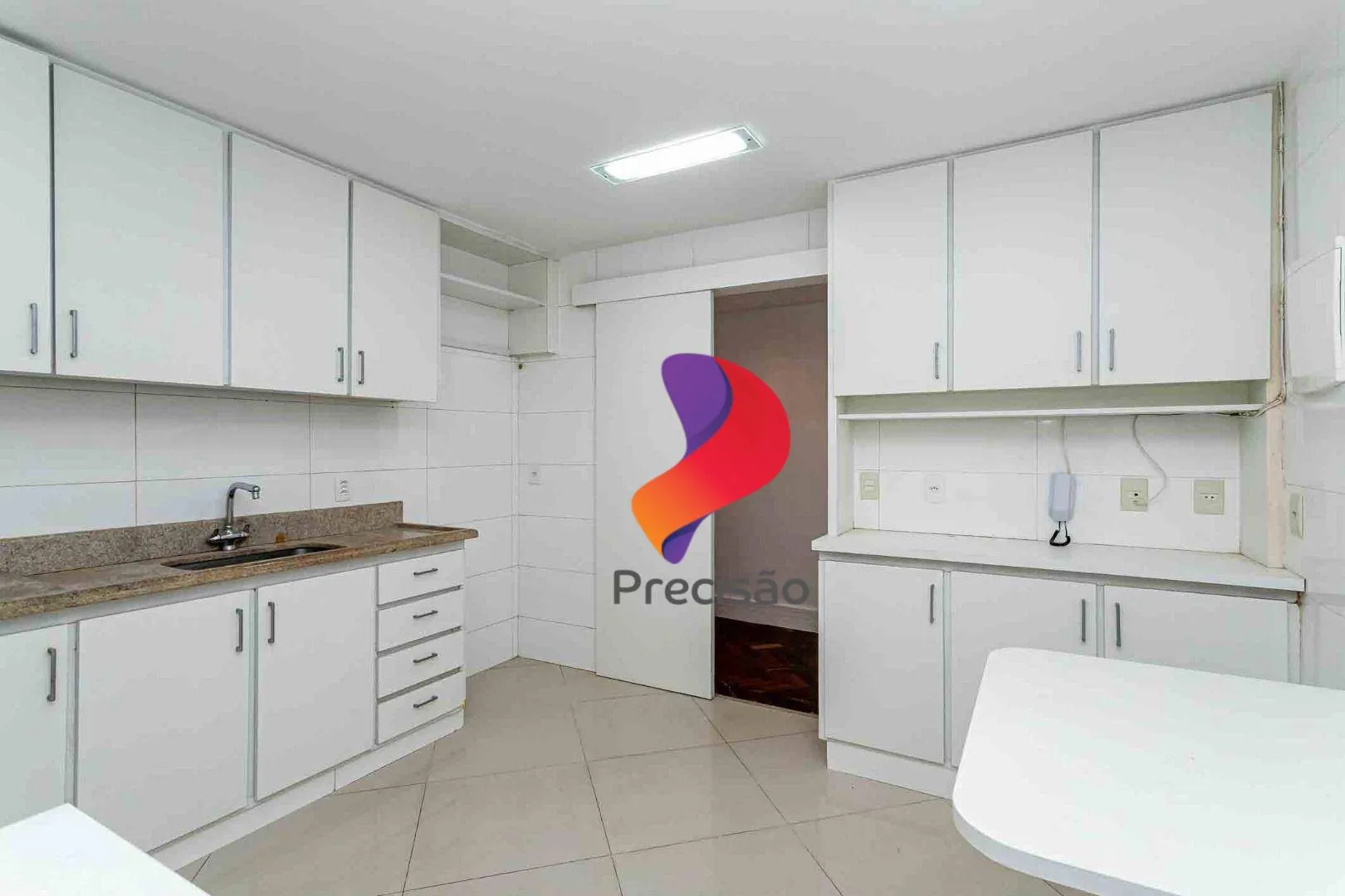 124 m² apartment with 3 bedrooms and 2 parking spaces — photo 29