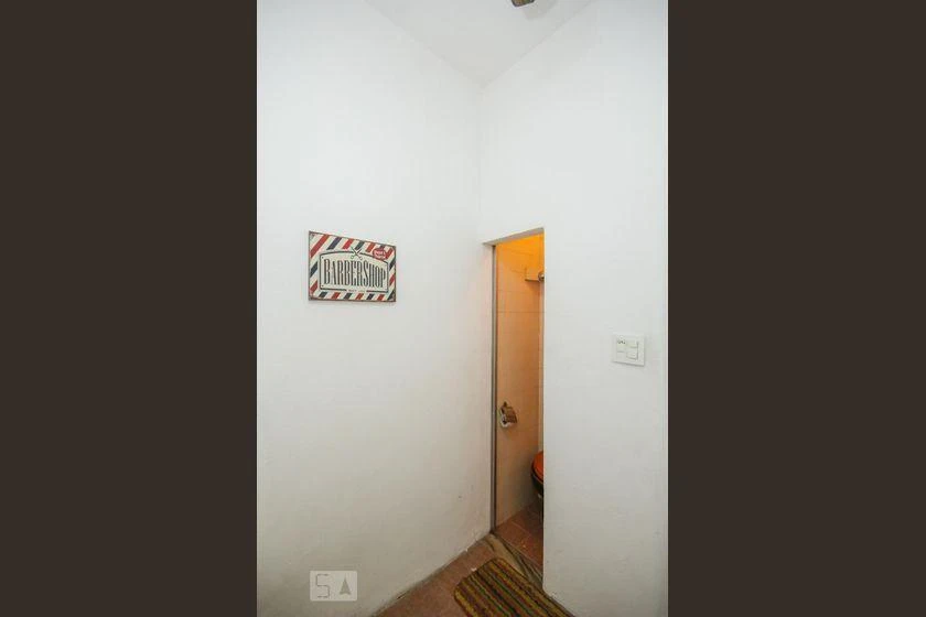 One-bedroom apartment with a washing machine — photo 9