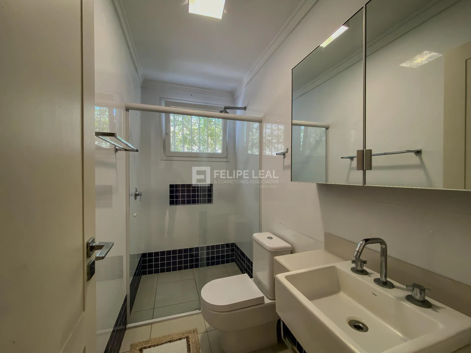 Casa em condomínio com 9 dormitórios e 8 suítes — photo 71