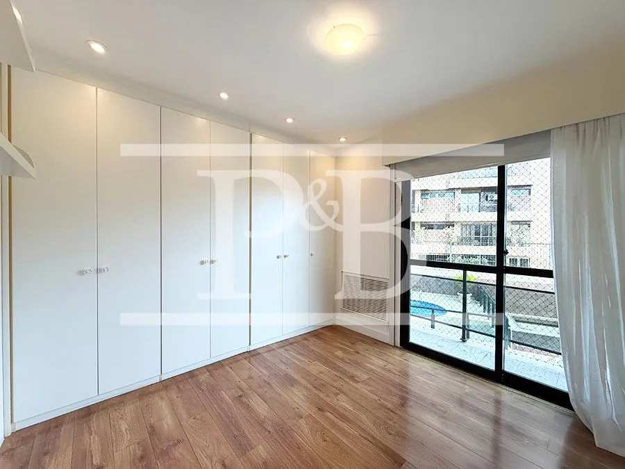 Furnished apartment, 230 m², with a bathtub — photo 41