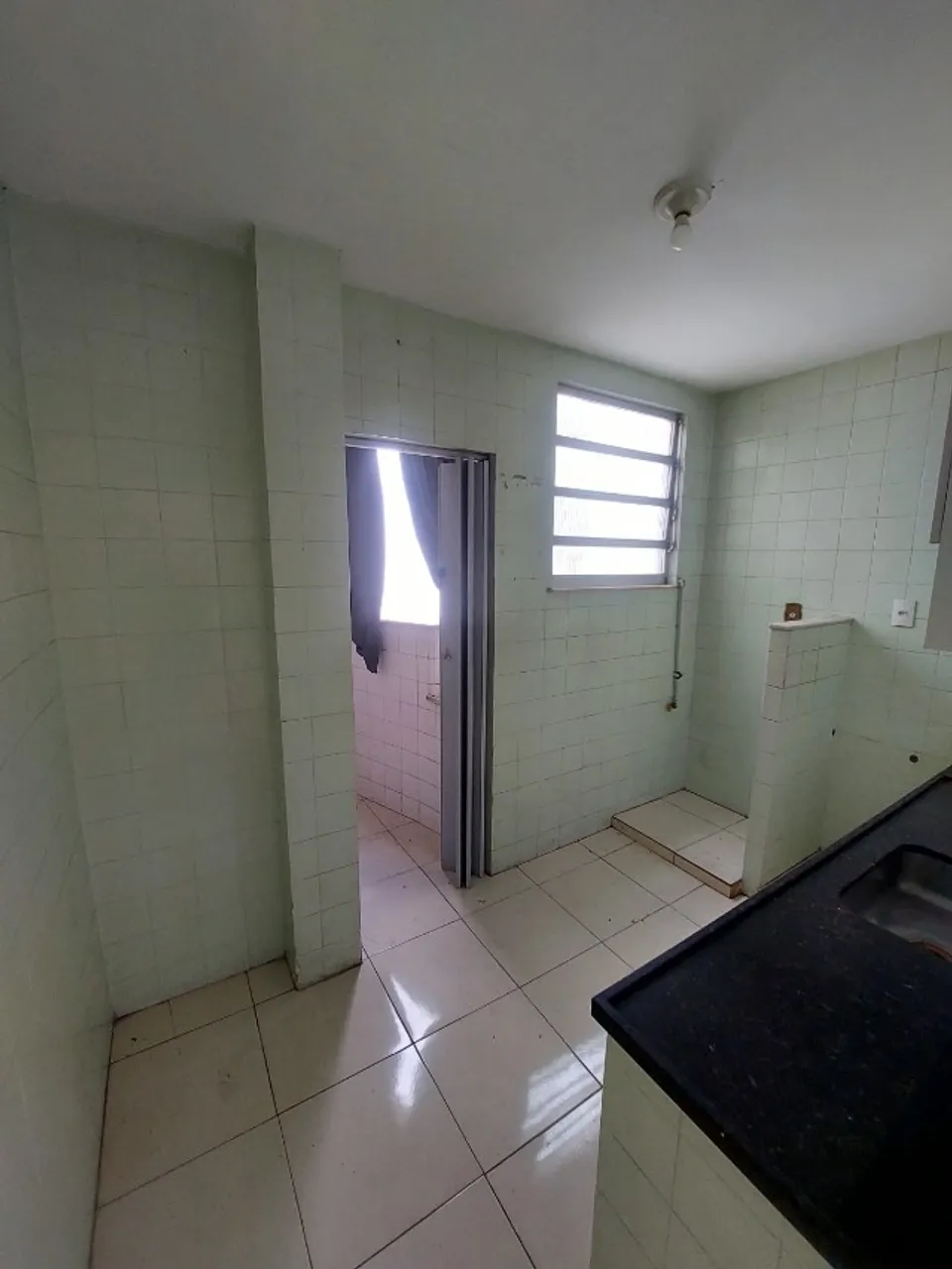 Apartamento de 2 quartos com piso de madeira ou laminado — photo 7