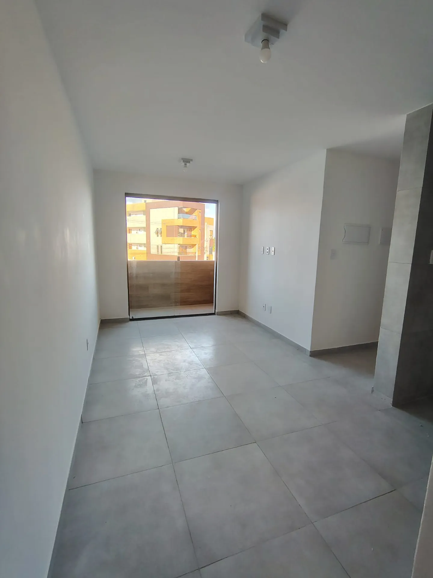 Квартира: 2 спальні, 1 з власною ванною кімнатою, 48 м²
