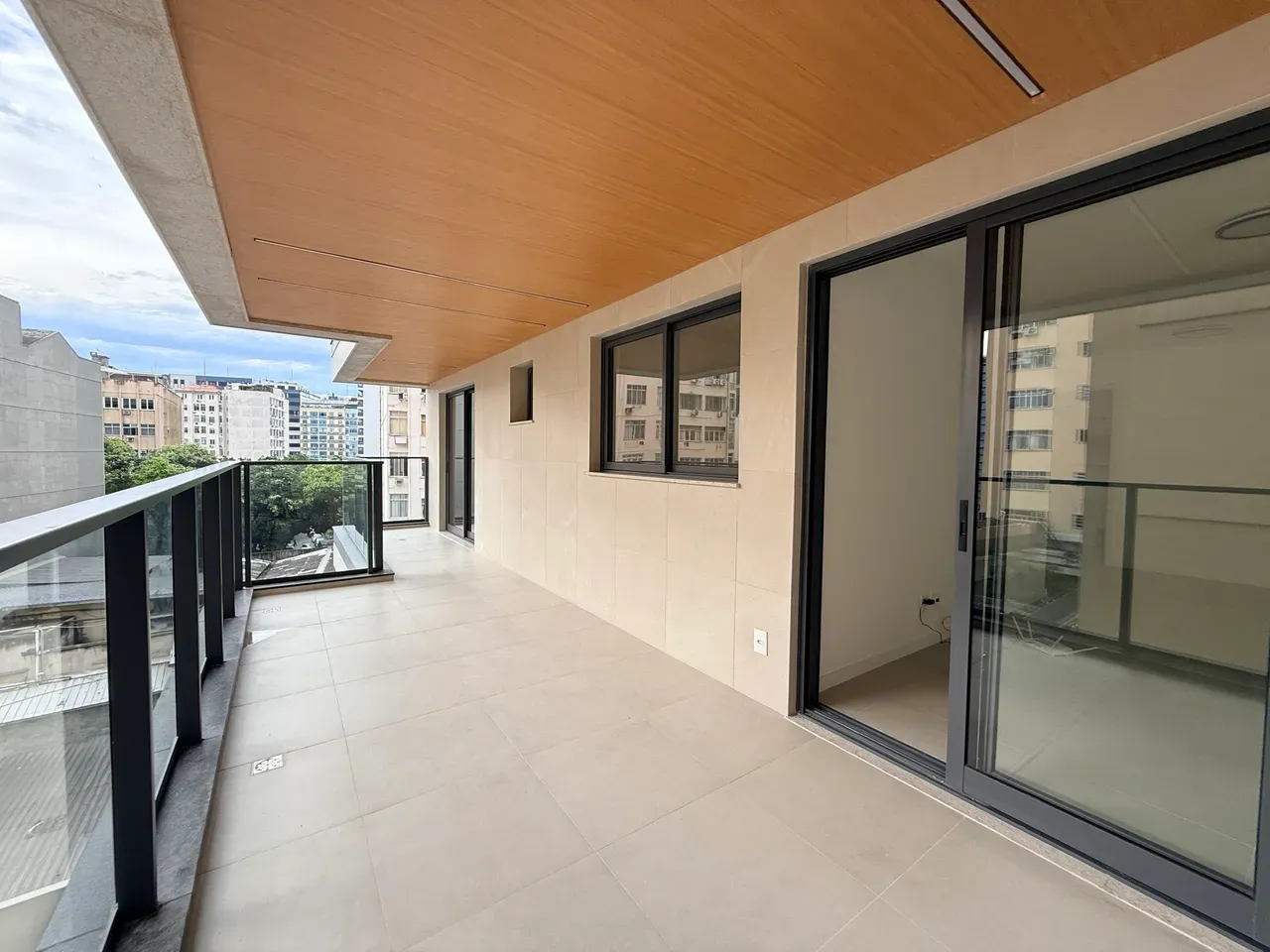 3-bedroom apartment with suite and 101 m² on the 6th floor — photo 22
