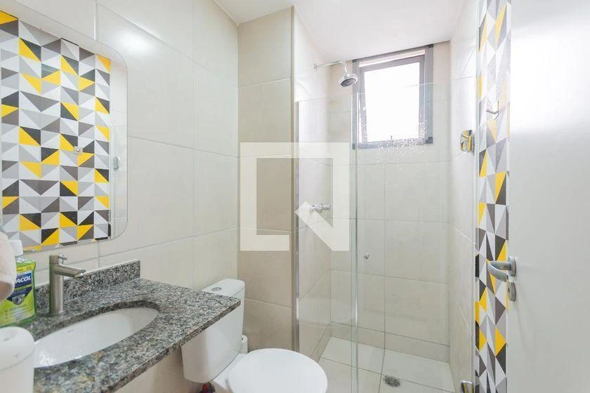 Apartamento de 1 dormitorio con balcón acristalado y 32 m² — photo 20