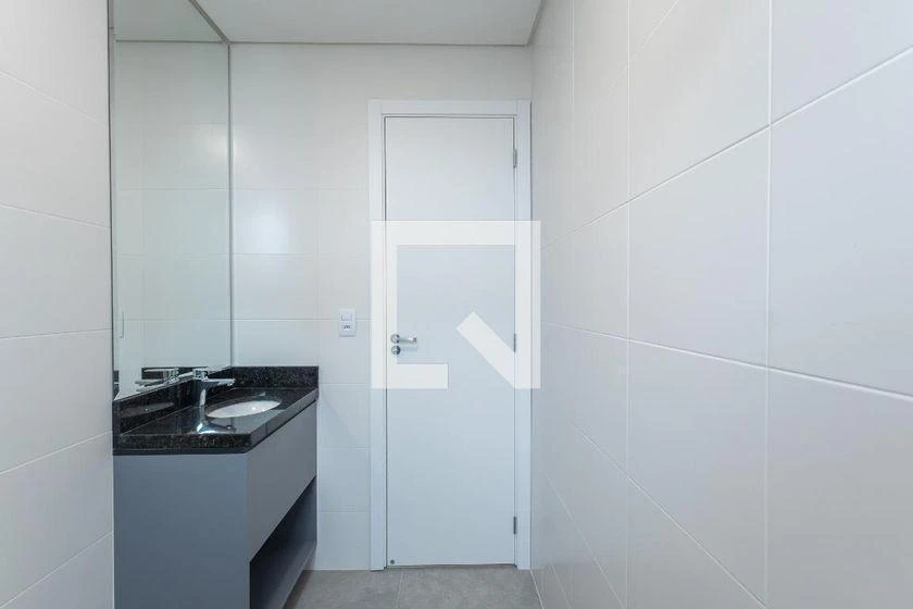 Furnished 1-bedroom apartment with 24 m² and floor-to-ceiling windows — photo 39