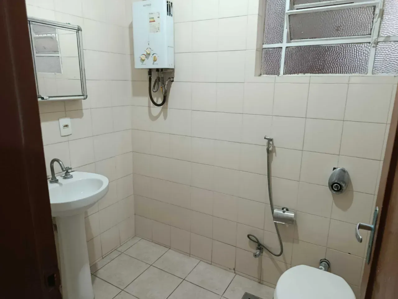 Apartamento de 3 quartos com cozinha separada e 85 m² — photo 3
