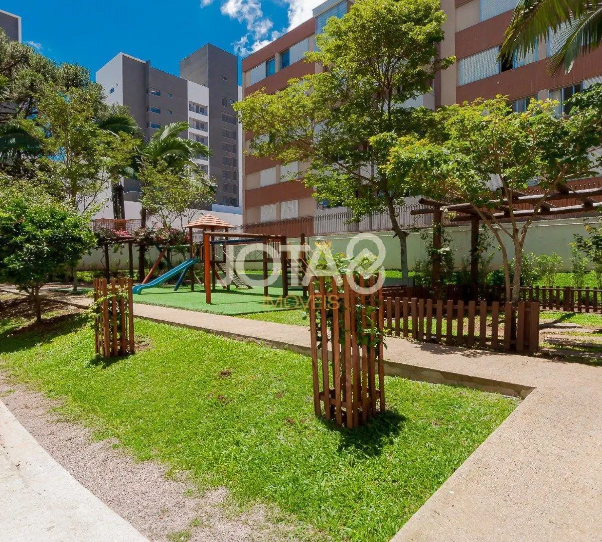 Furnished 3-bedroom apartment with 201 m² — photo 49