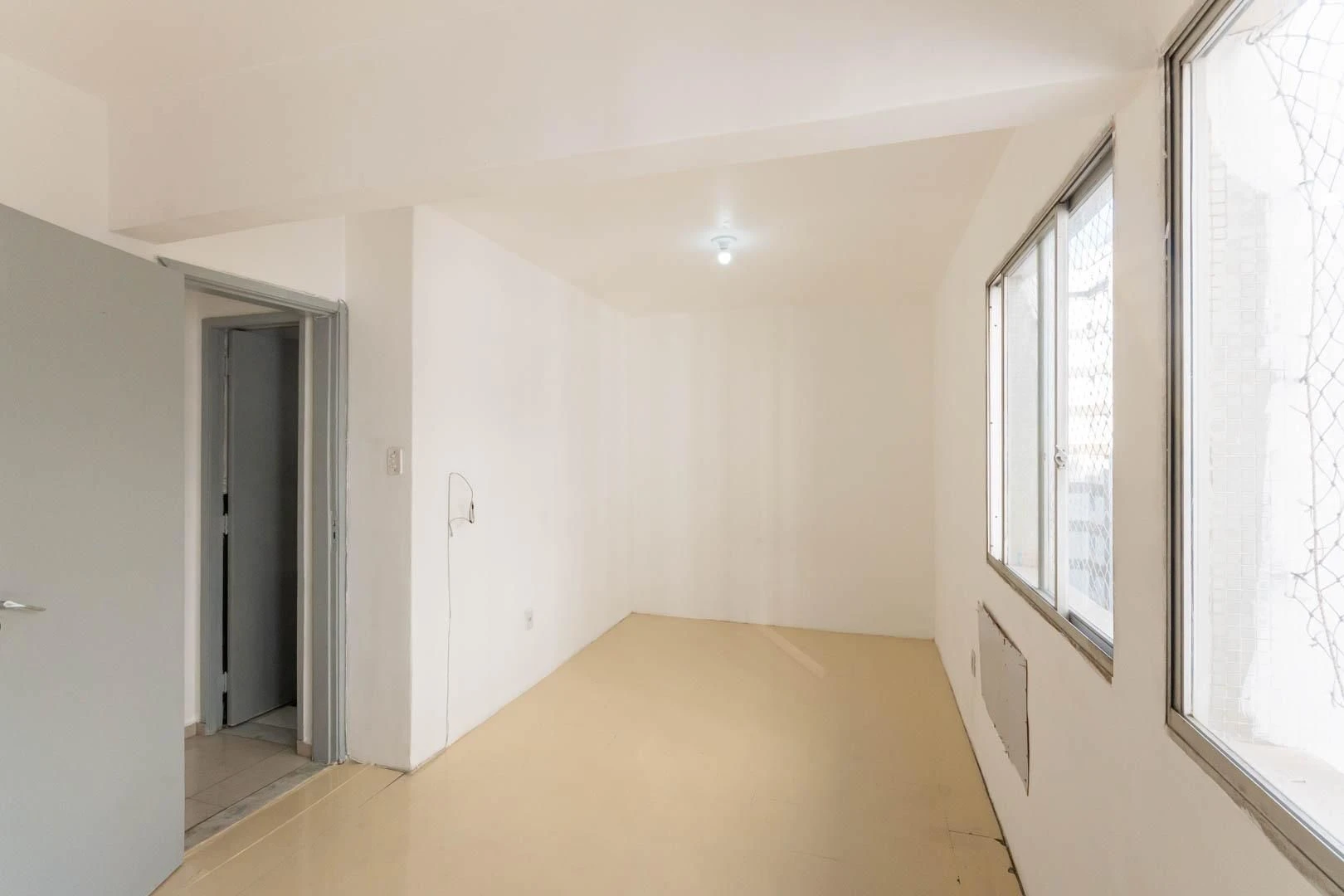 2-bedroom apartment with open-plan gas kitchen — photo 27