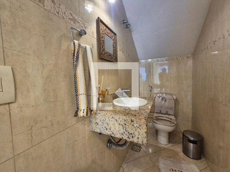 Furnished house, 400 m², with a glass-enclosed balcony — photo 43