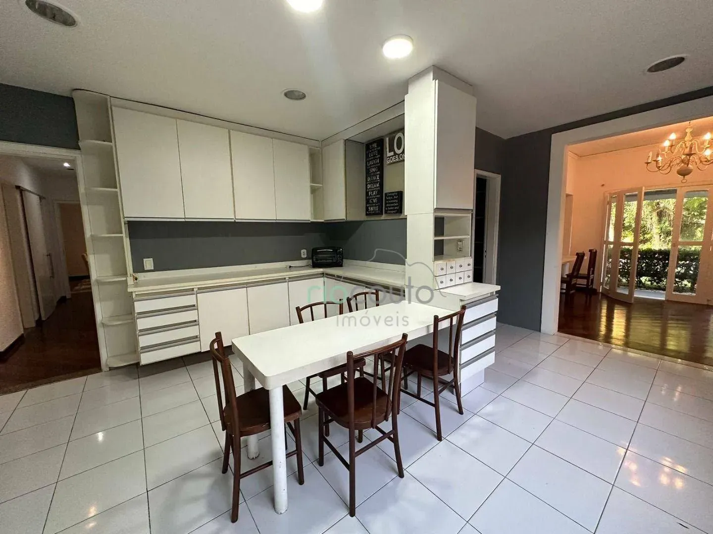 Casa com 5 quartos, 990 m² e 2 vagas, perto das janelas — photo 23