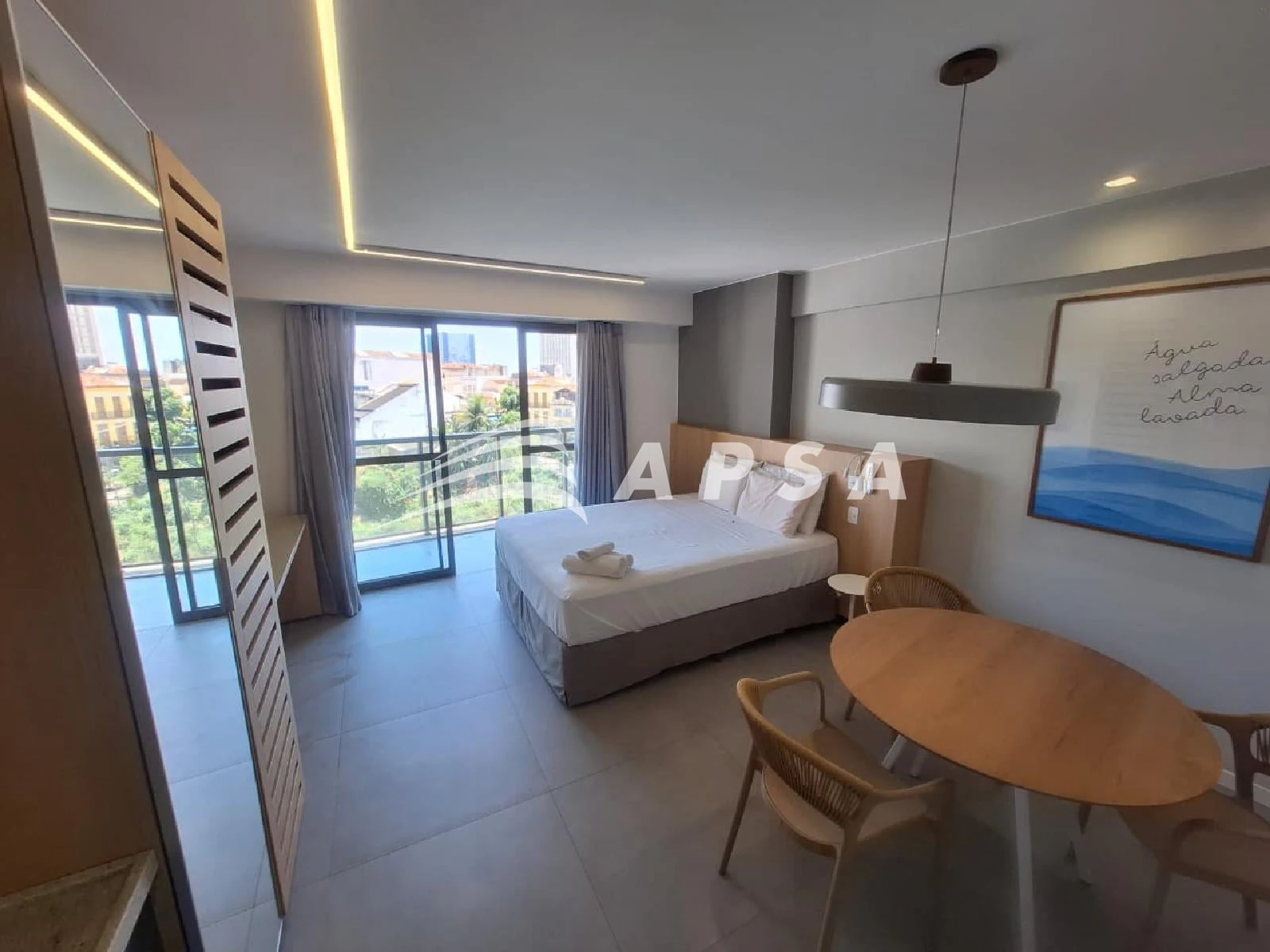 One-bedroom apartment in a building with a coworking space — photo 8