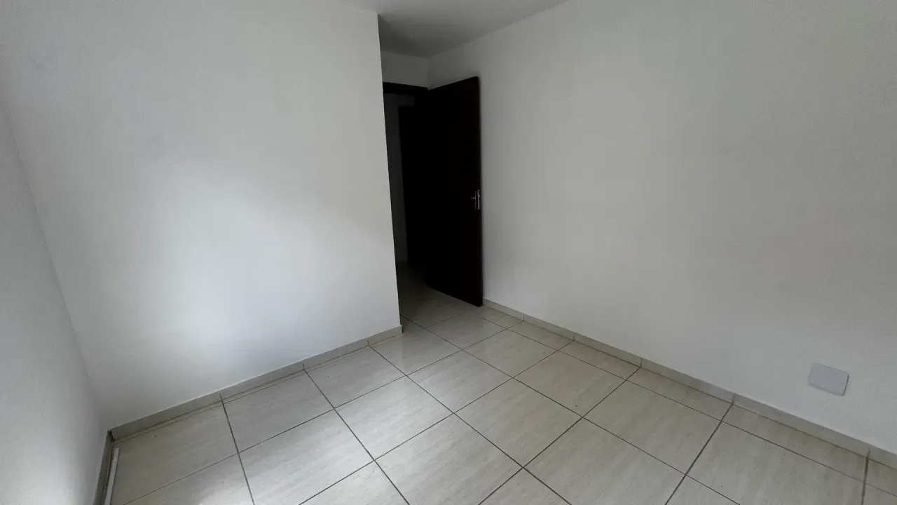Apartamento sin muebles de 3 habitaciones y mascotas — photo 5