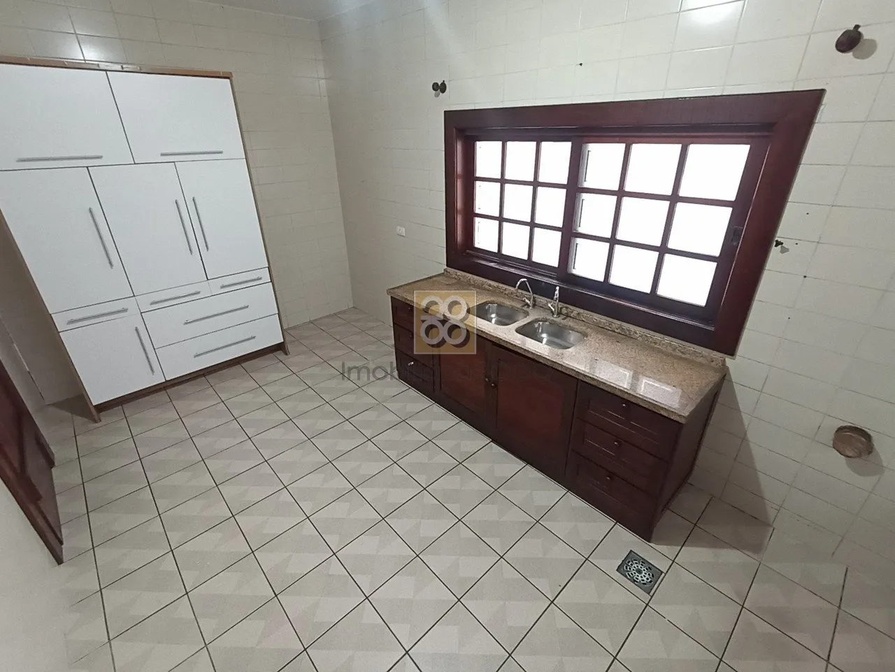 Casa, 187 m², com banheira — photo 25