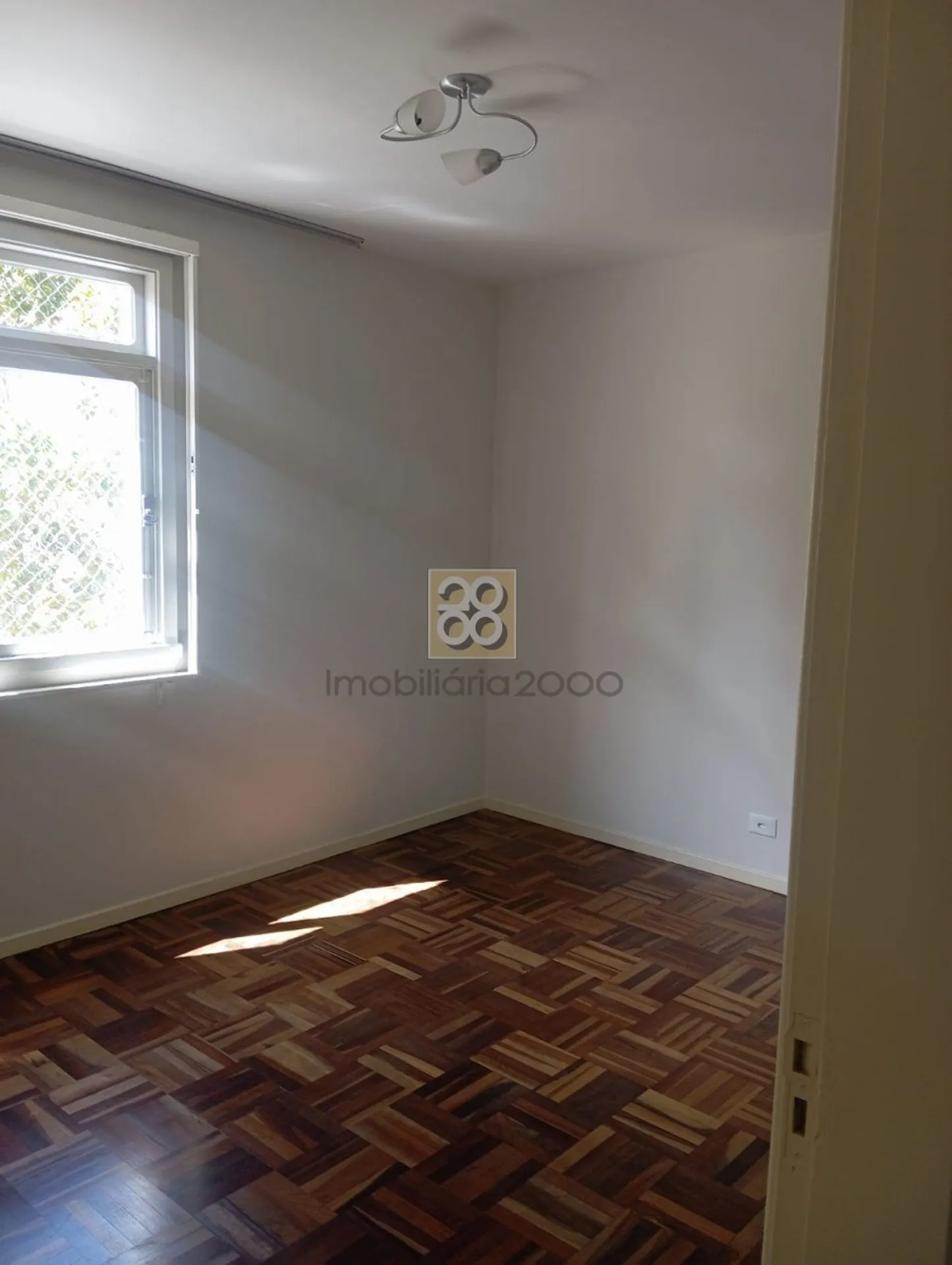 3-bedroom apartment with wood or laminate floors in Curitiba — photo 3