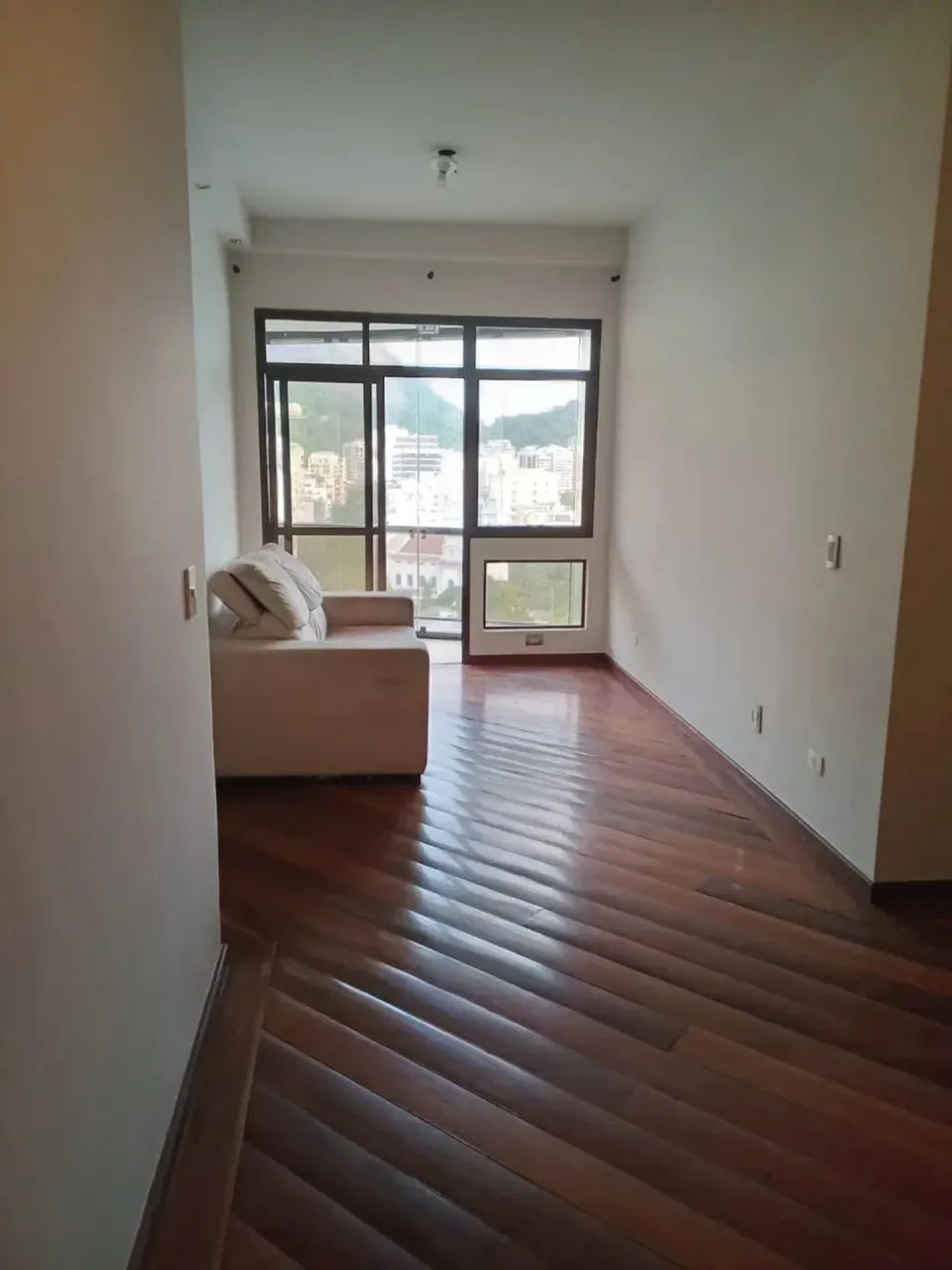 Apartamento com 2 quartos, 2 banheiros e 75 m² — photo 6