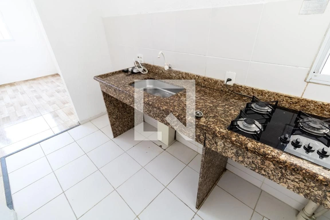 Unfurnished 2-bedroom apartment with 1 bath and parking — photo 12