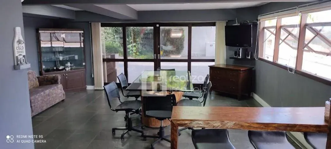 Casa con 4 dormitorios en suite y ventanales del suelo al techo — photo 9