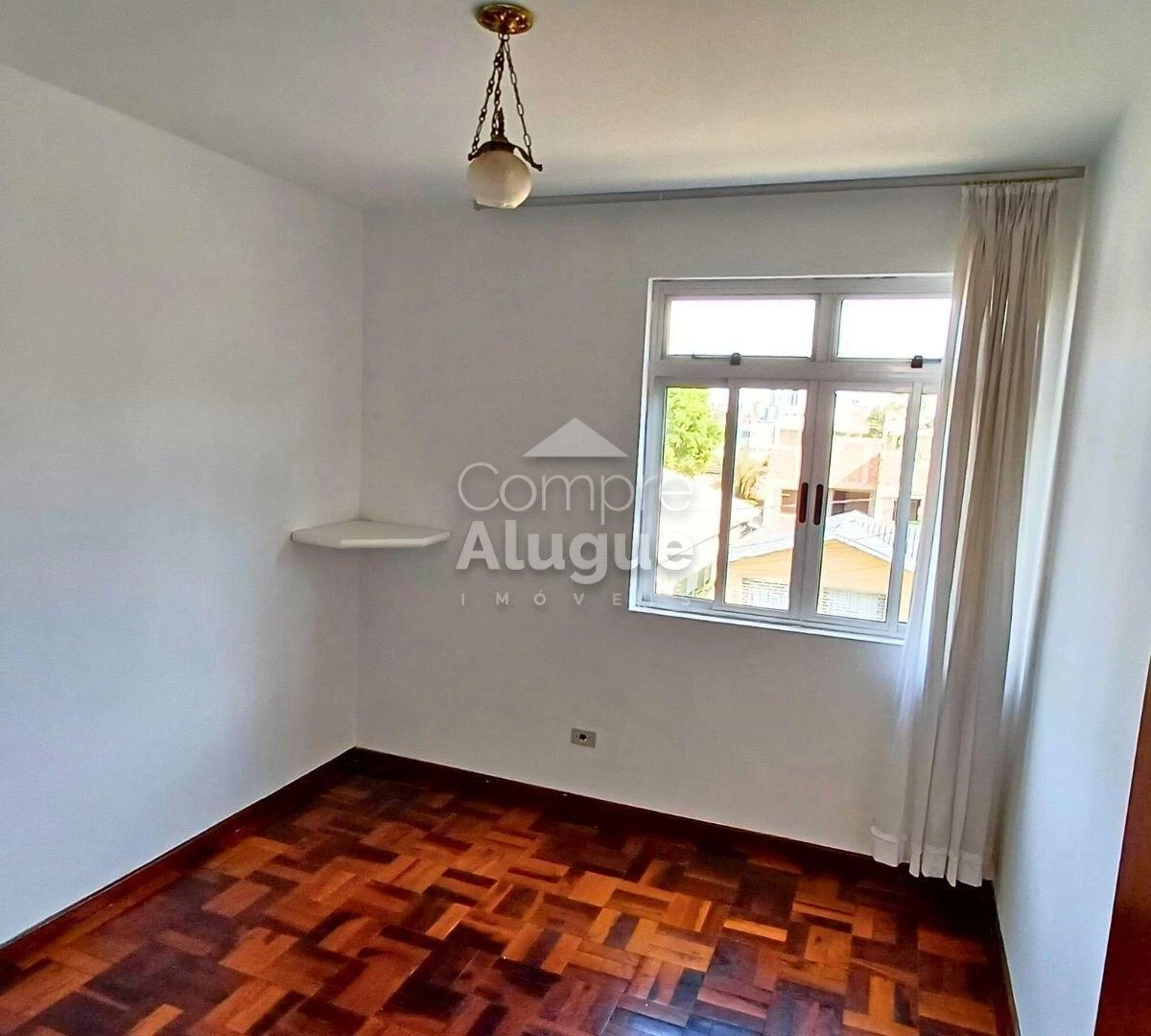 3-bedroom apartment with wood or laminate floors in Curitiba — photo 12