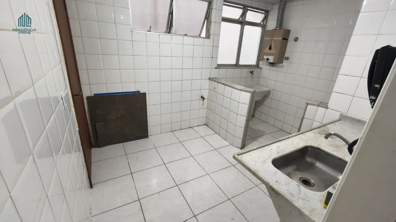 3-bedroom apartment with tile floors — photo 4