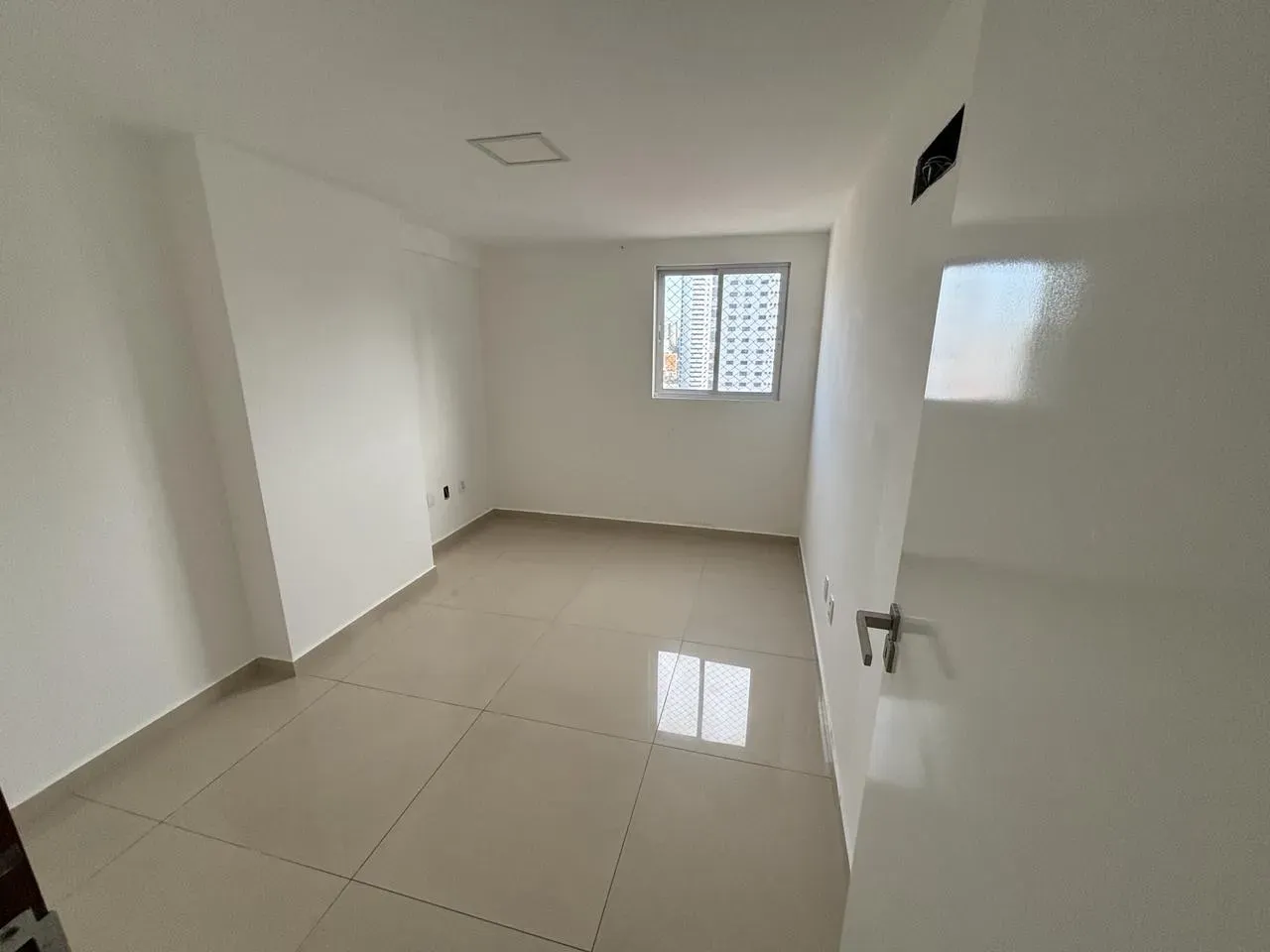 Apartment with open-plan kitchen and 62 m² — photo 3