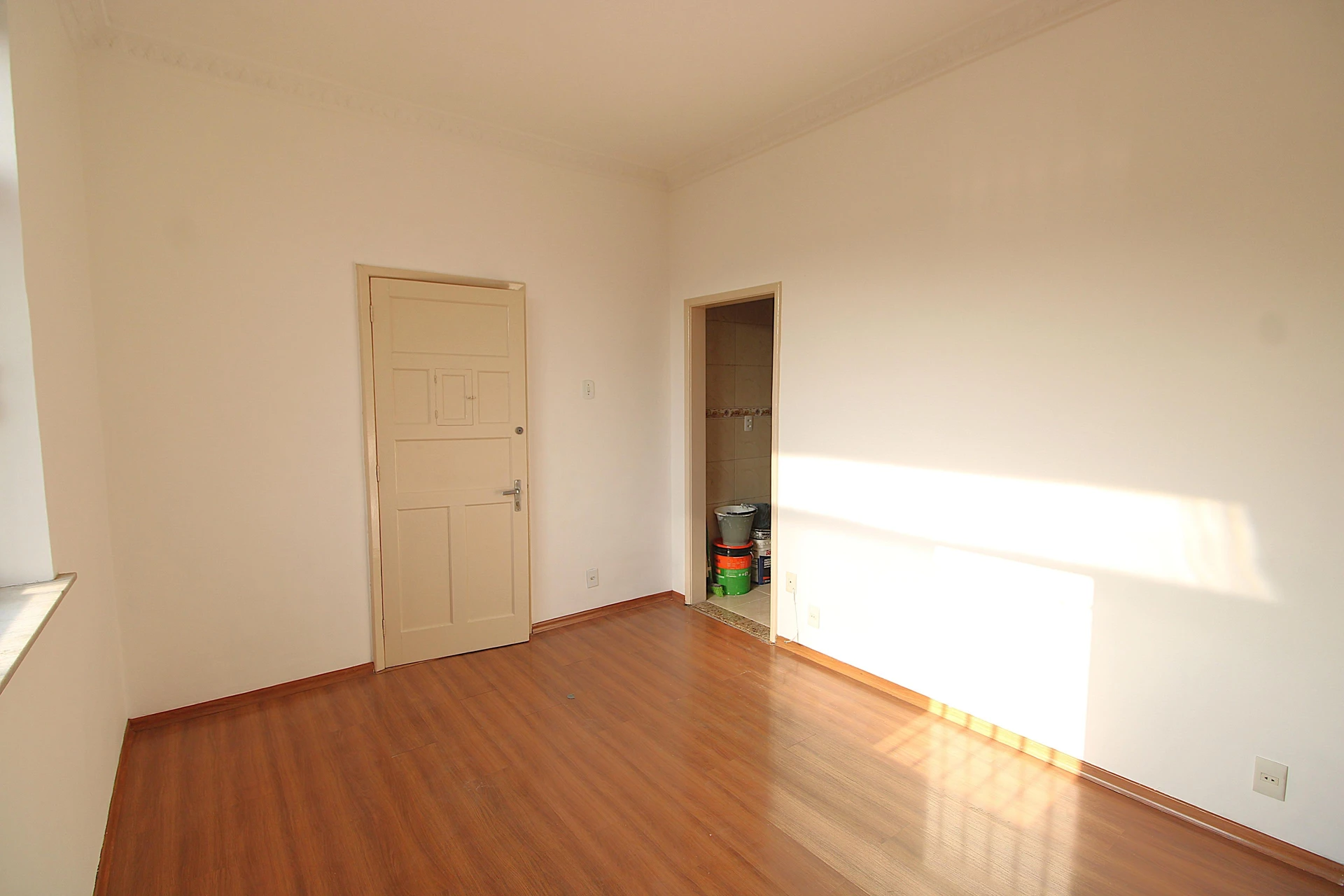 Apartment, 86 m², with wood or laminate floors — photo 28