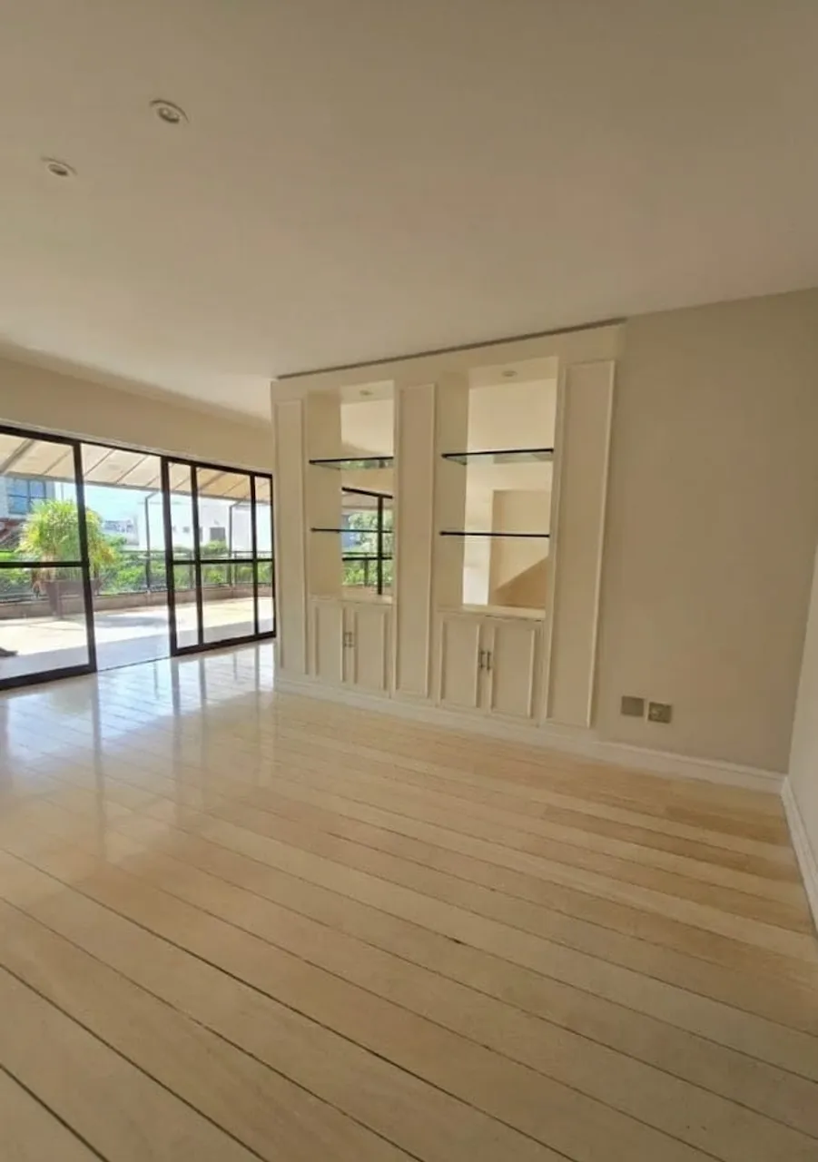 Apartamento com 3 quartos e 5 banheiros com varanda — photo 2