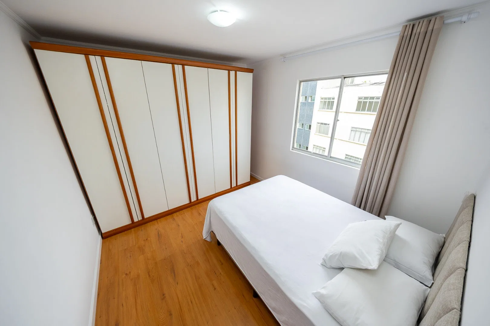 Робоче місце та 2 спальні: квартира 45 м² — photo 4