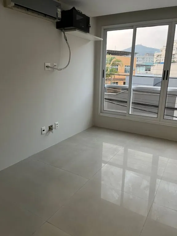 Casa com 3 quartos e 4 banheiros, varanda com churrasqueira — photo 34