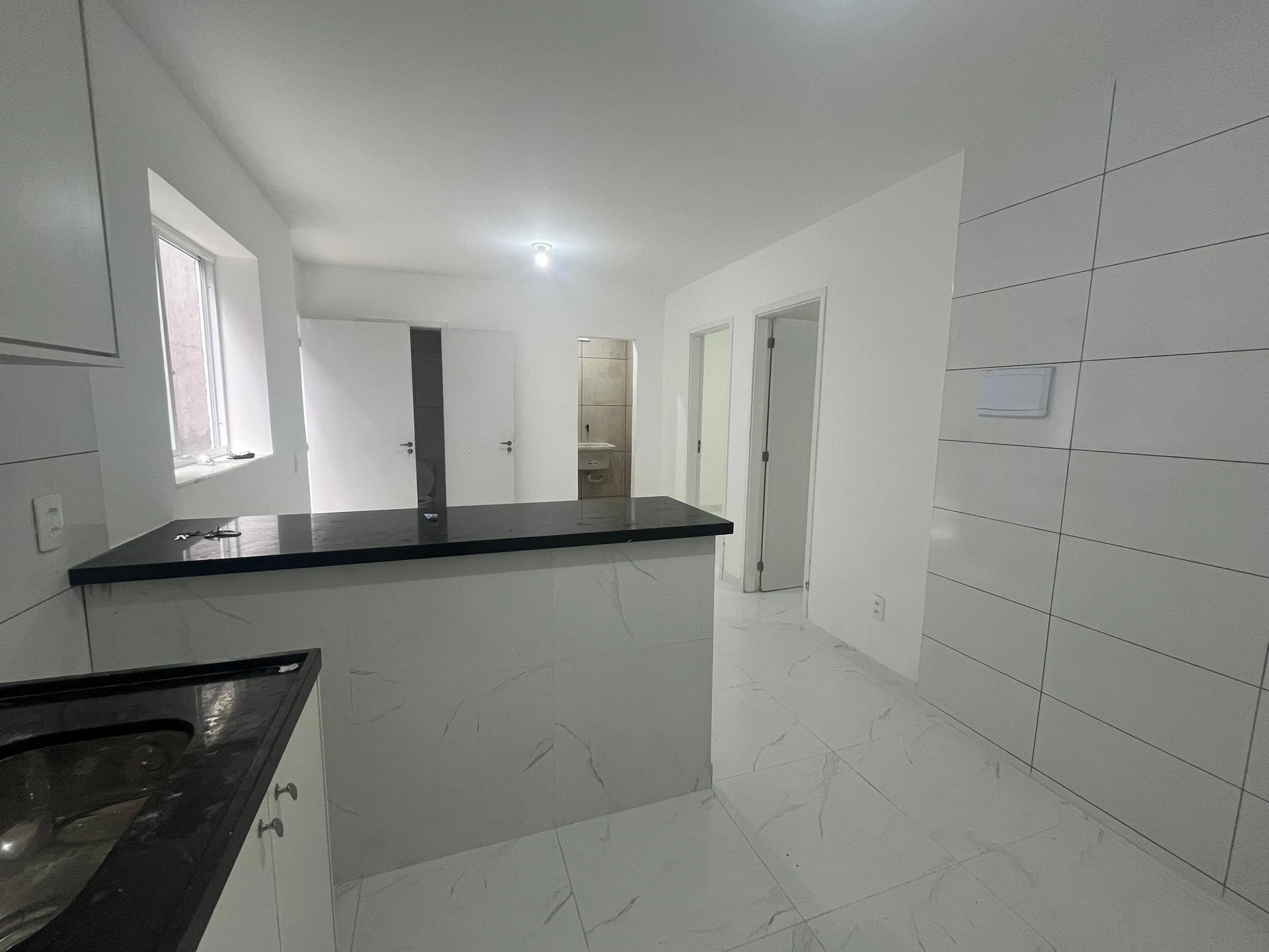 Casa sem vaga com 2 quartos e cozinha integrada