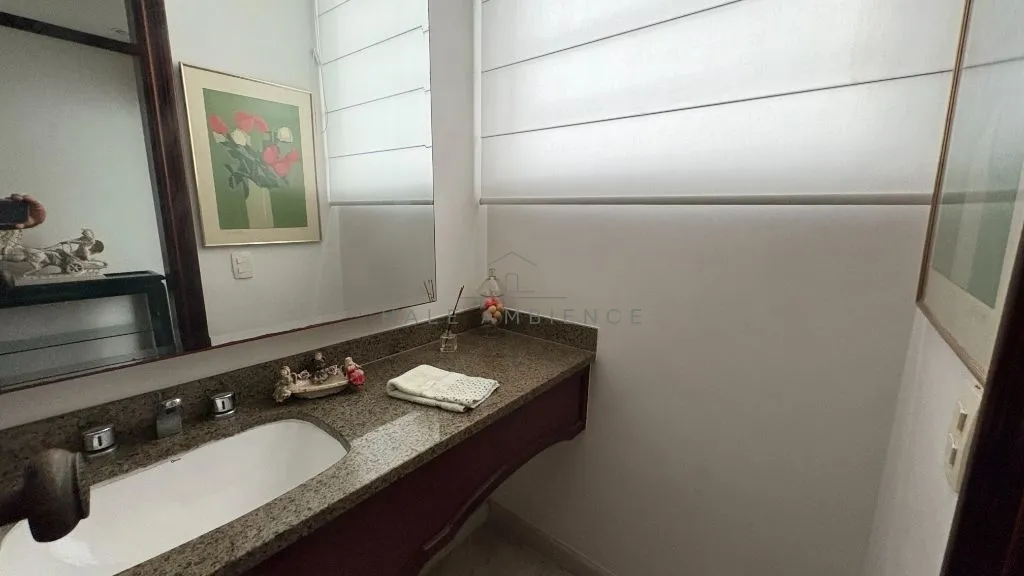4-bedroom apartment with 4 bathrooms and 350 m² — photo 5