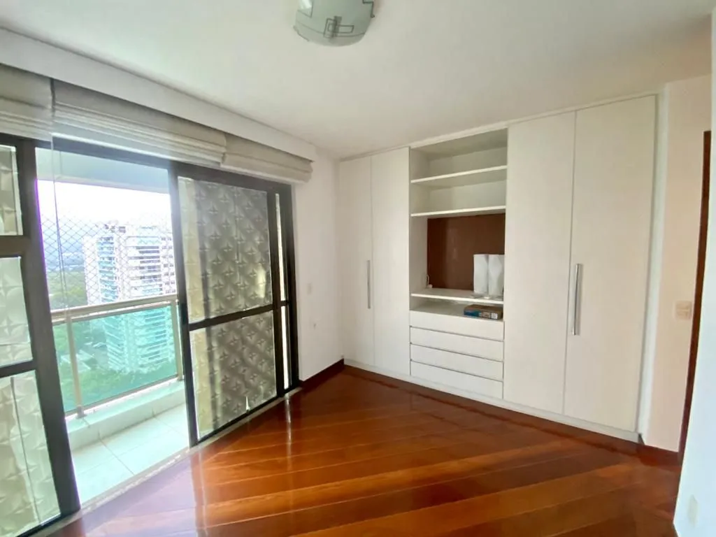 Apartment on the 14th floor with a grill on the balcony — photo 12
