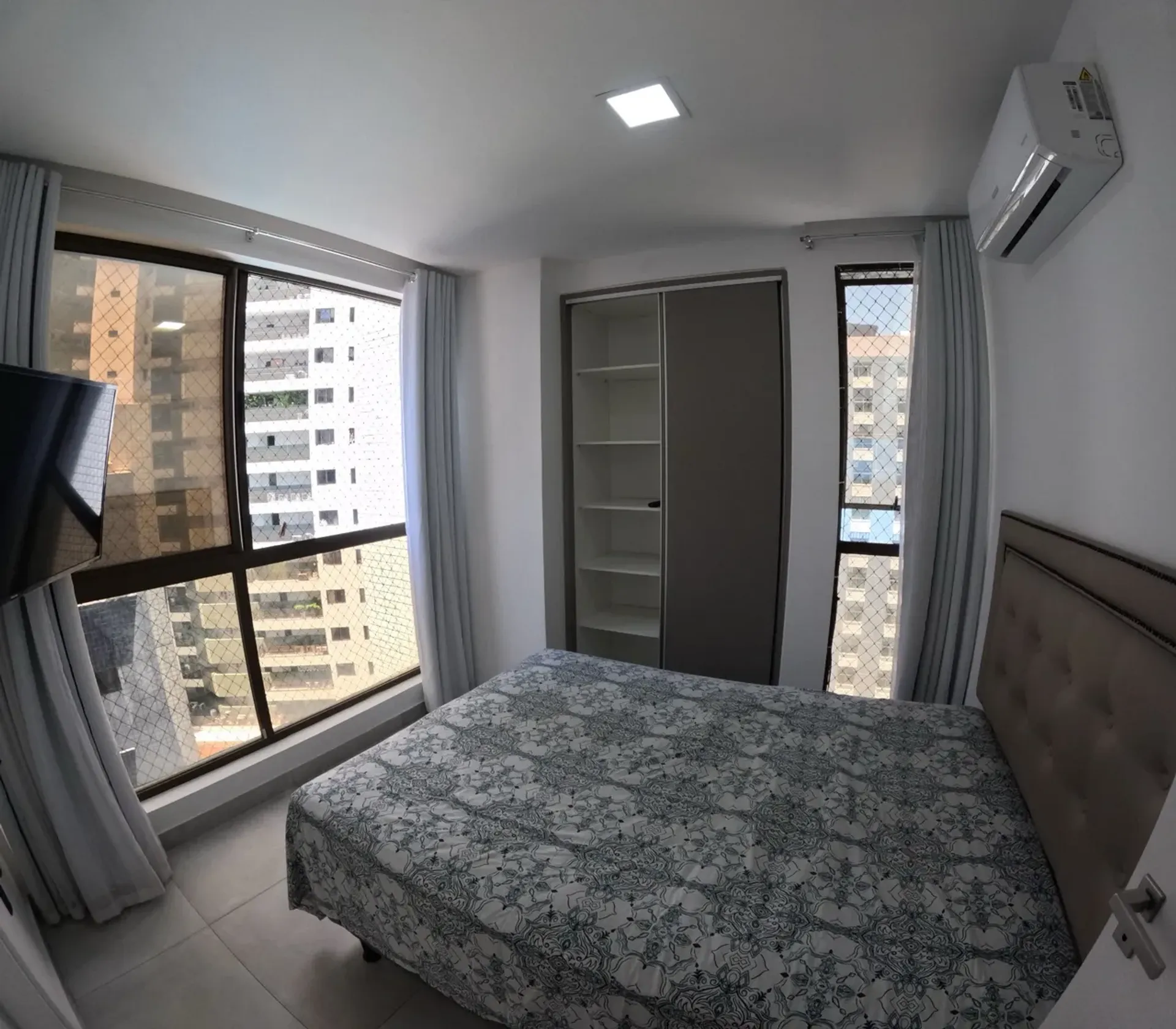 Квартира 31 м² з панорамними вікнами та видом на воду — photo 26