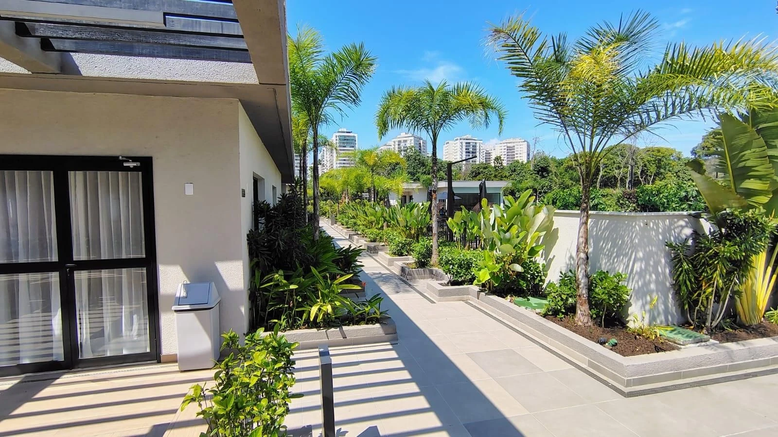 Furnished apartment, 50 m², with a grill on the balcony — photo 30