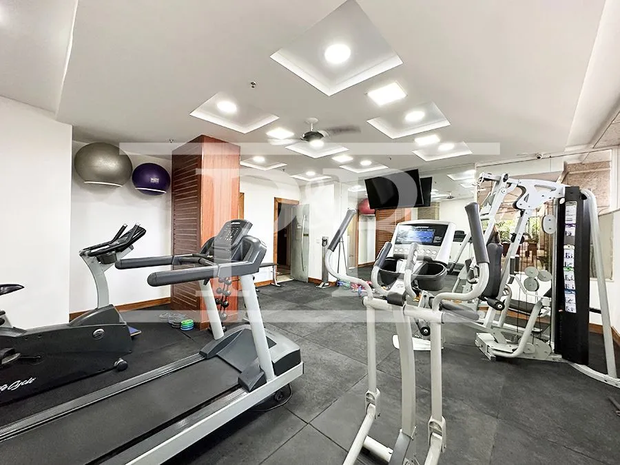 4-bedroom apartment with 266 m² and 4 parking spaces — photo 33