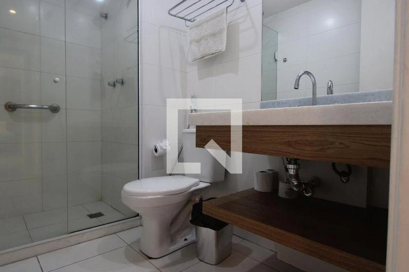 Furnished studio, 28 m², with a glass-enclosed balcony — photo 17