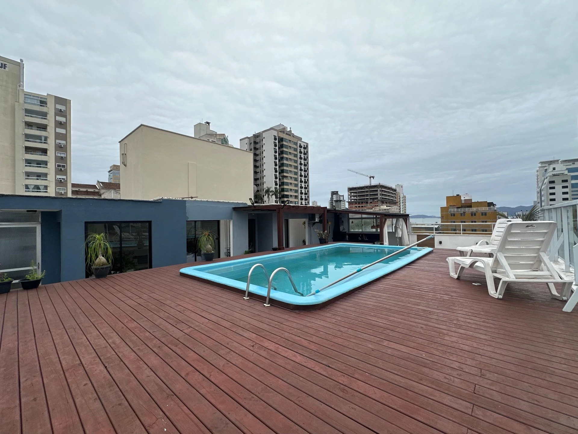 Furnished apartment, 429 m², with floor-to-ceiling windows — photo 15