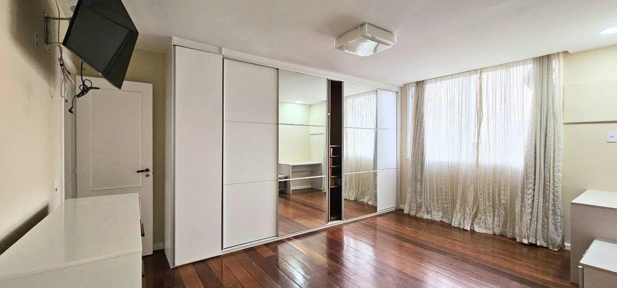 197 m² furnished apartment with 3 bedrooms and 2 parking spaces — photo 4