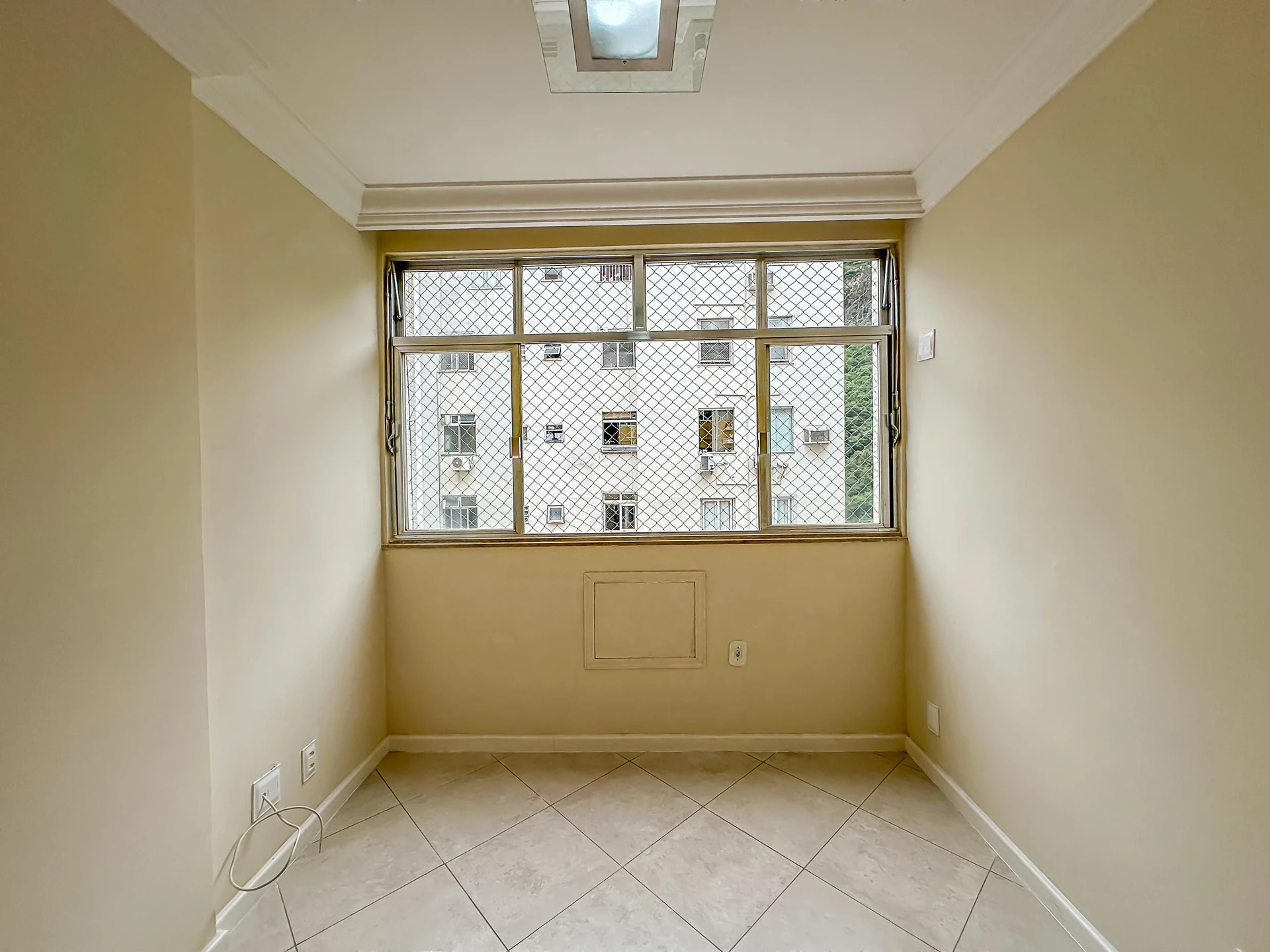2-bedroom apartment with a glass-enclosed balcony — photo 42