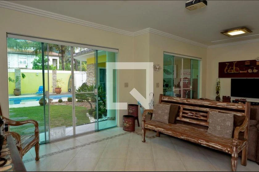 380 m² house with 4 bedrooms and air conditioning — photo 21