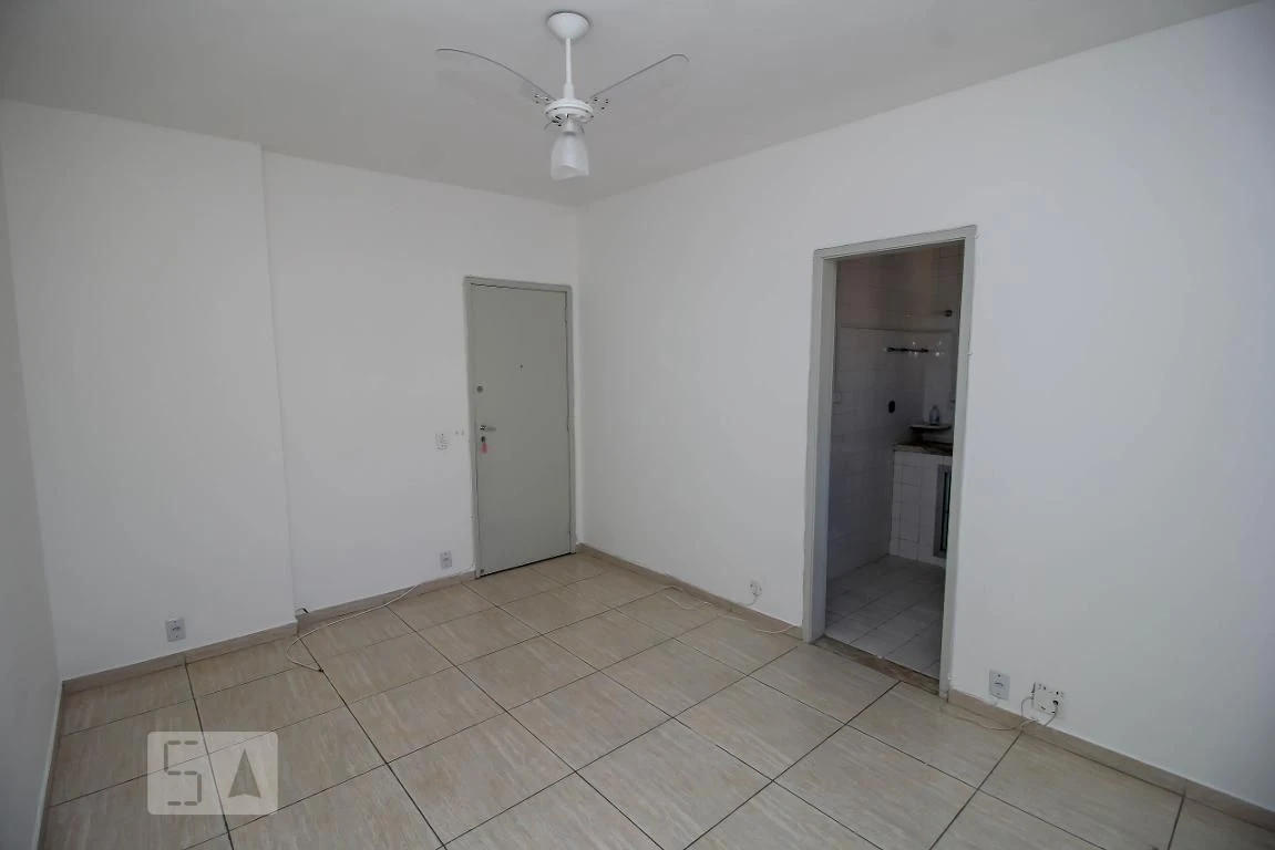 One-bedroom apartment with a mountain view in Rio de Janeiro — photo 27