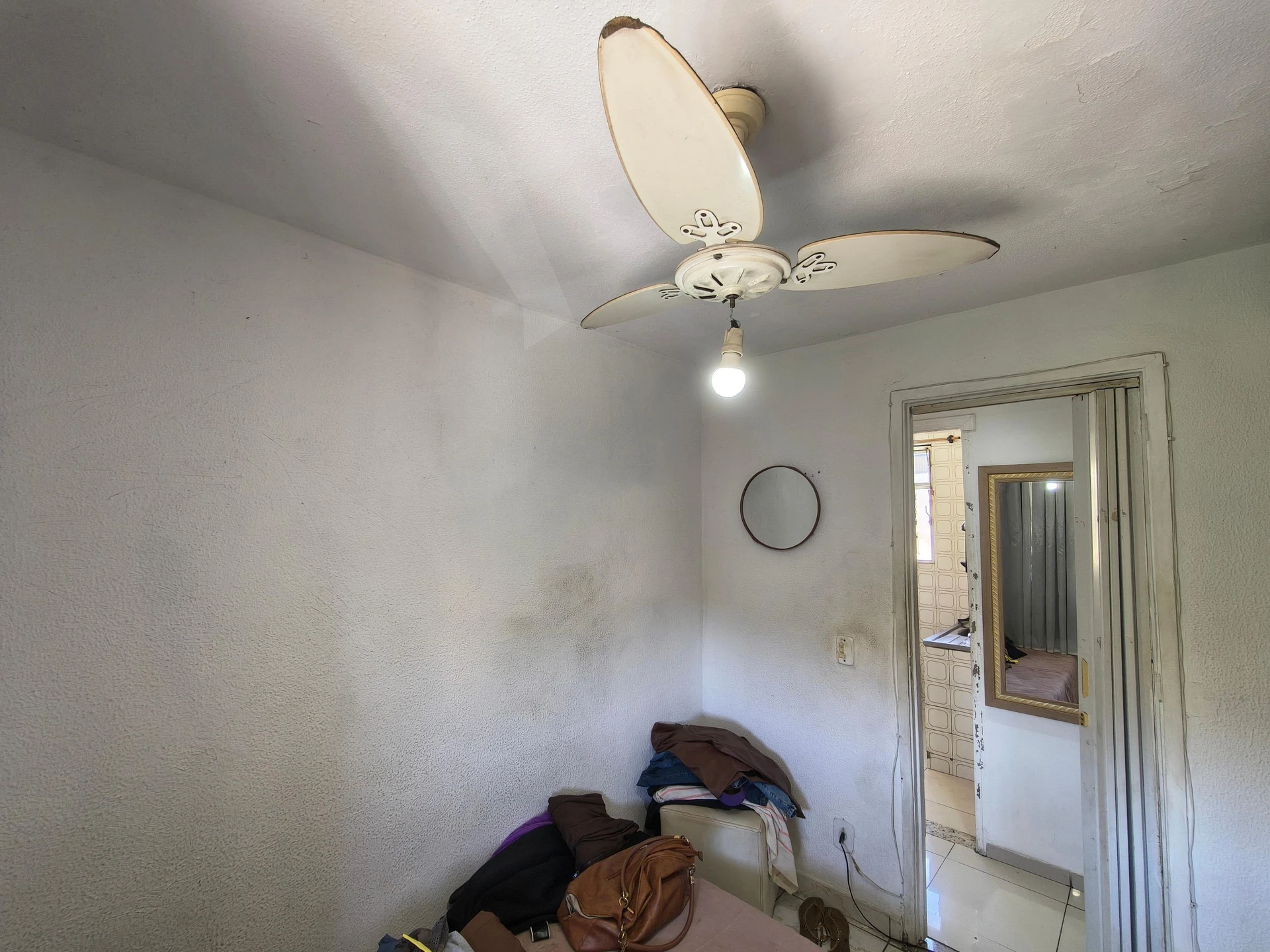 Furnished 2-bedroom apartment with 1 bathroom — photo 30