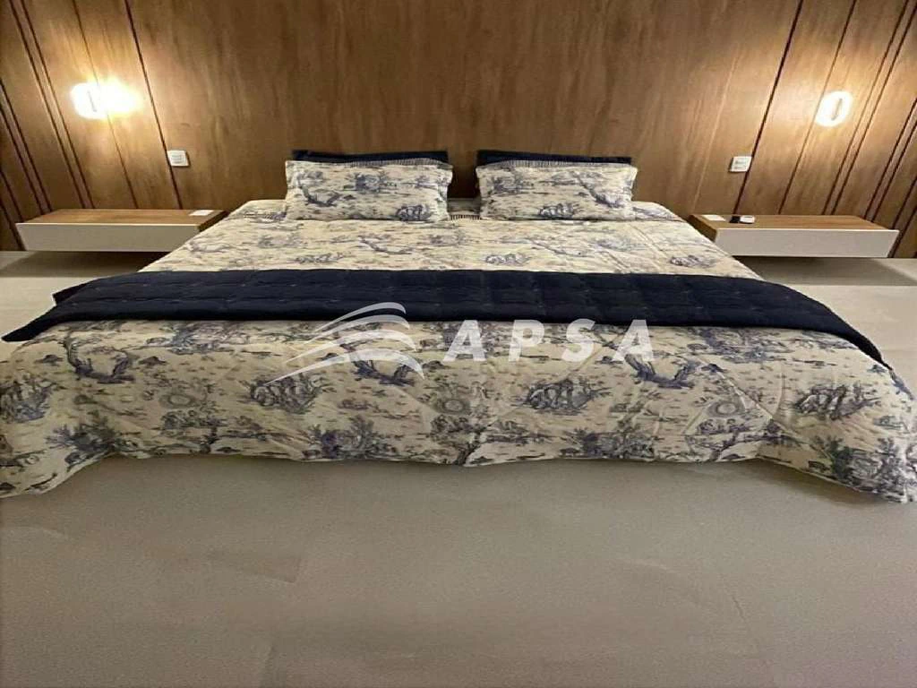 Furnished triplex house with 490 m², 5 en-suite rooms — photo 11