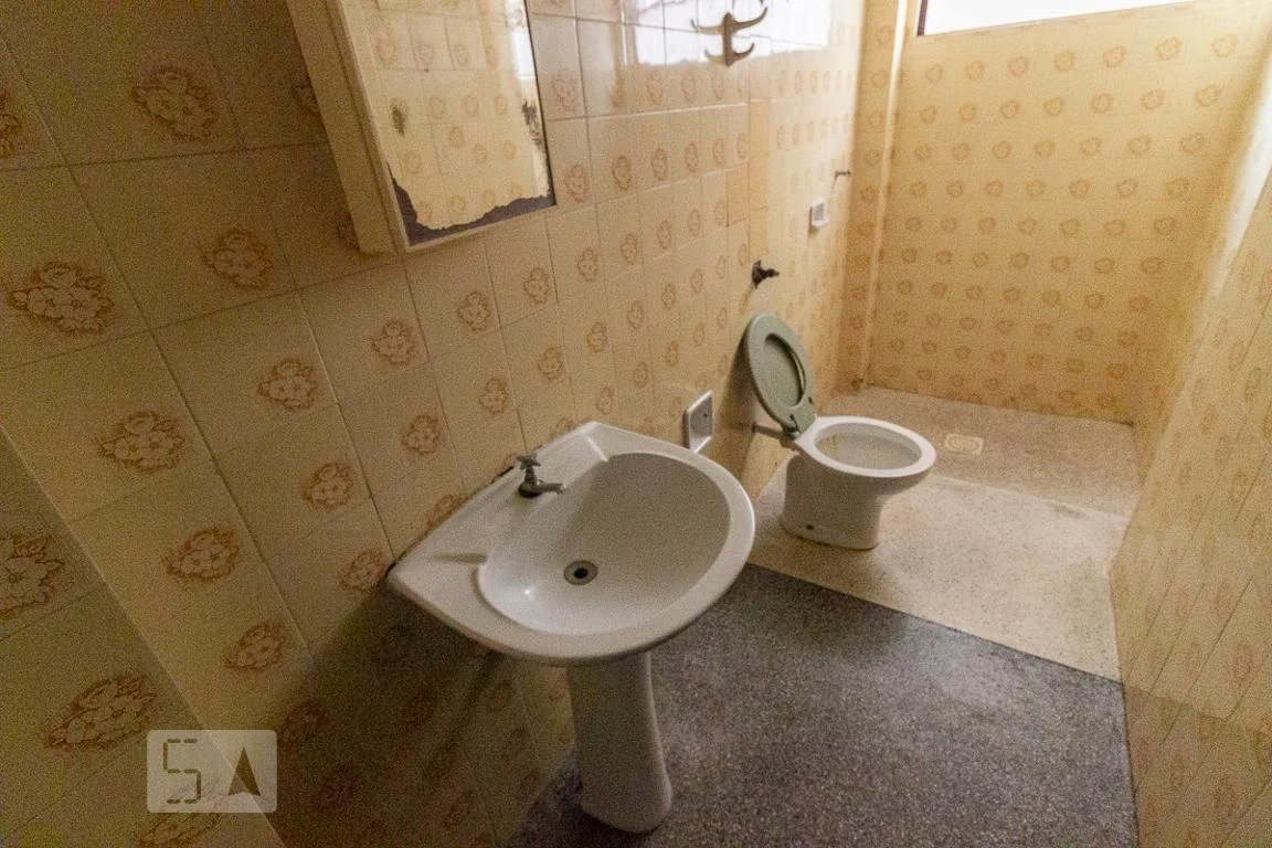 Квартира з 2 спальнями та дерев'яною підлогою або ламінатом — photo 8