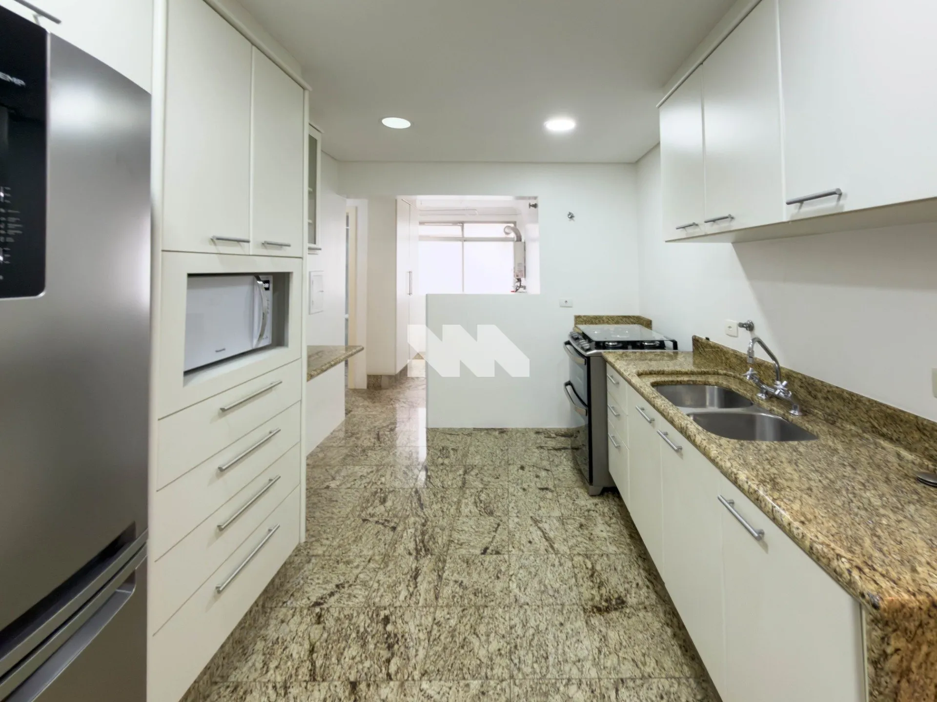 Apartment on the 6th floor with a home office — photo 17