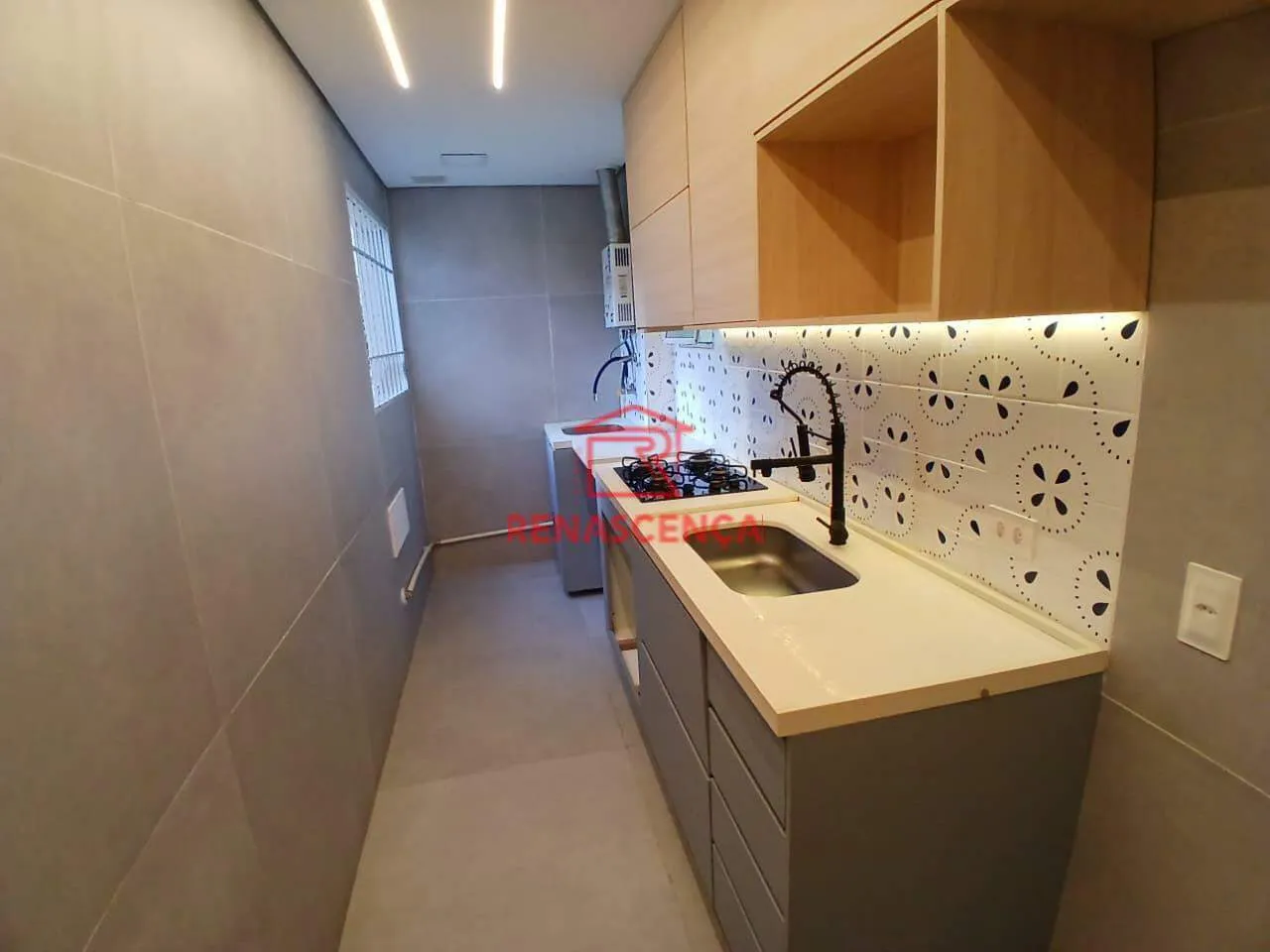 Unfurnished 2-bedroom apartment with 1 bathroom — photo 2