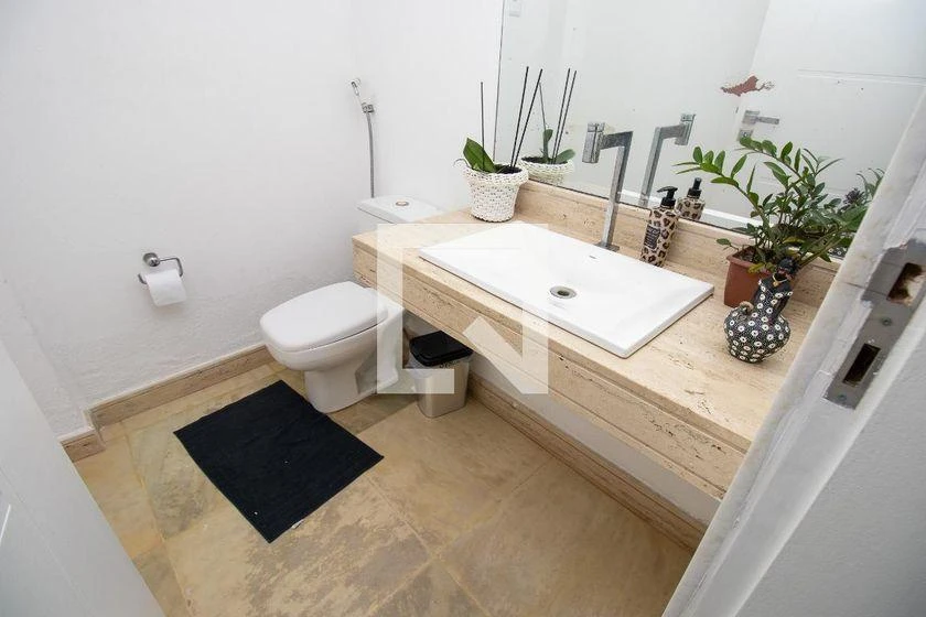 Condo house with 4 suites and 500 m² plus private garden — photo 47