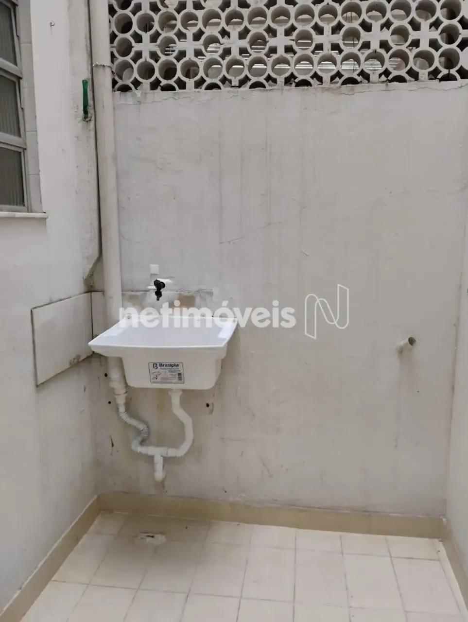 1-bedroom apartment with a laundry area — photo 4