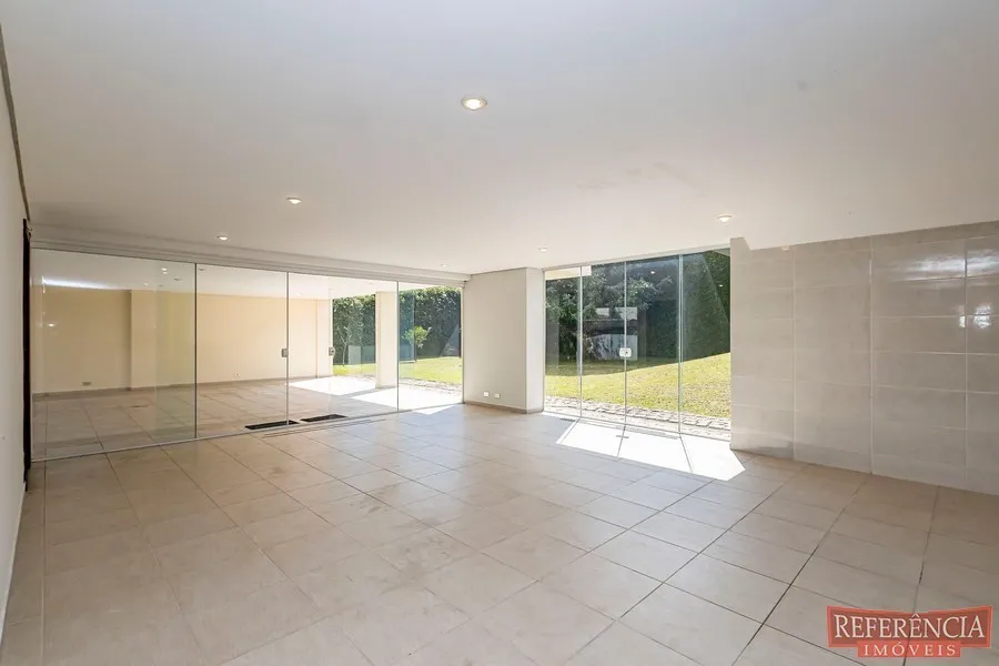 Condo house with 3 bedrooms and a closed kitchen — photo 43